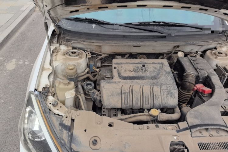 Used Soueast V5 Lingzhi 2017 1.5L Manual New Elite Model Engine Bay Right