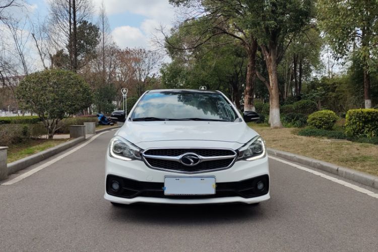 Used Soueast V5 Lingzhi 2017 1.5L Manual New Elite Model Exterior 1