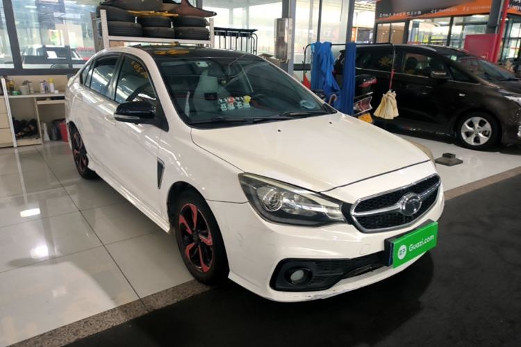 Used Soueast V5 Lingzhi 2017 1.5L Manual New Elite Model Front Right 45 Deg