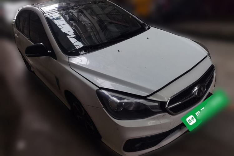 Used Soueast V5 Lingzhi 2017 1.5L Manual New Elite Model Front Right 45 Deg