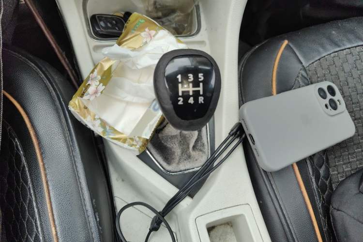 Used Soueast V5 Lingzhi 2017 1.5L Manual New Elite Model Gear Lever
