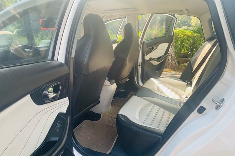 Used Soueast V5 Lingzhi 2017 1.5L Manual New Elite Model Interior 2