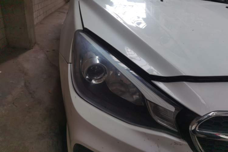 Used Soueast V5 Lingzhi 2017 1.5L Manual New Elite Model Right Front Headlight