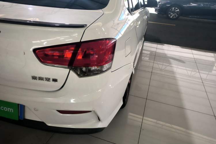Used Soueast V5 Lingzhi 2017 1.5L Manual New Elite Model Right Rear Taillight