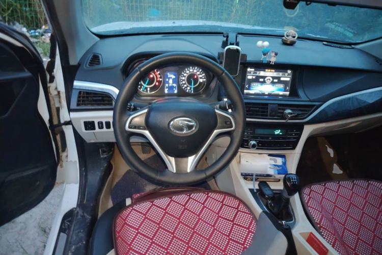 Used Soueast V5 Lingzhi 2017 1.5L Manual New Elite Model Steering Wheel