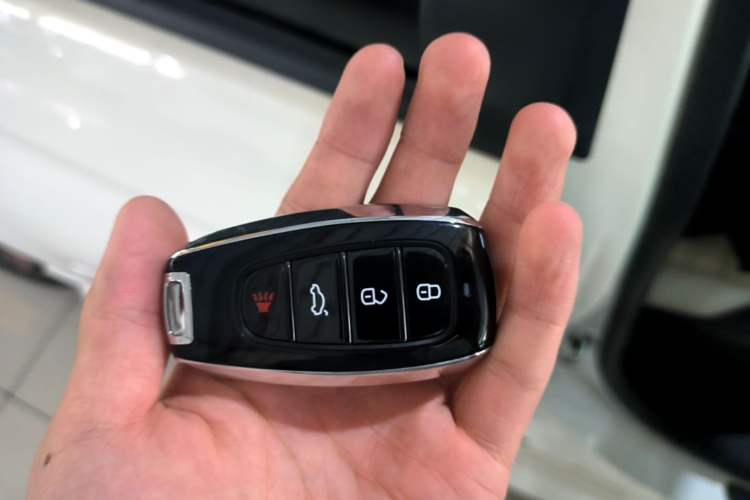 Used Soueast V5 Lingzhi 2017 1.5L Manual New Elite Model Vehicle Key