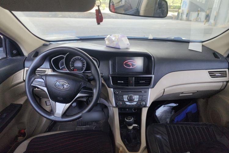 Used Soueast V6 Lingshi 2013 1.5L Manual Standard Edition Center Console