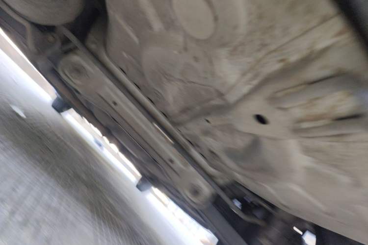 Used Soueast V6 Lingshi 2013 1.5L Manual Standard Edition Chassis Rear