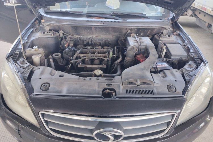 Used Soueast V6 Lingshi 2013 1.5L Manual Standard Edition Engine Bay