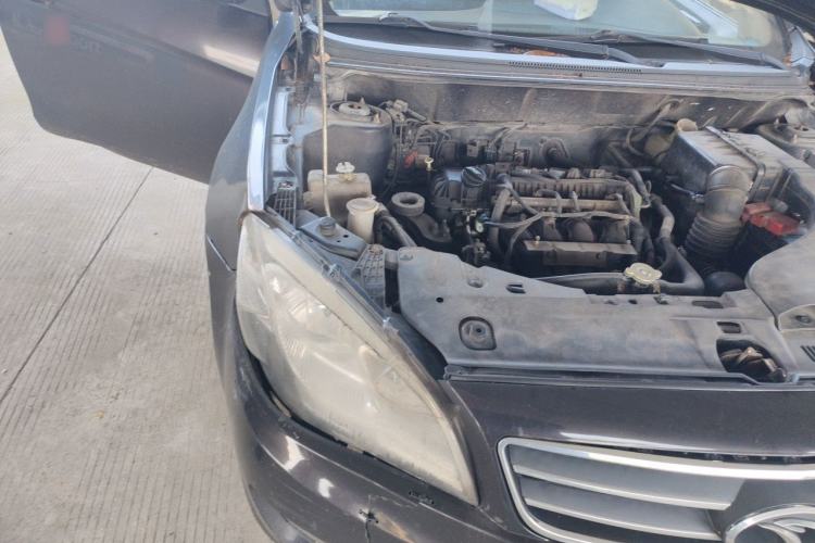 Used Soueast V6 Lingshi 2013 1.5L Manual Standard Edition Engine Bay Right