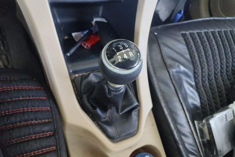 Used Soueast V6 Lingshi 2013 1.5L Manual Standard Edition Gear Lever