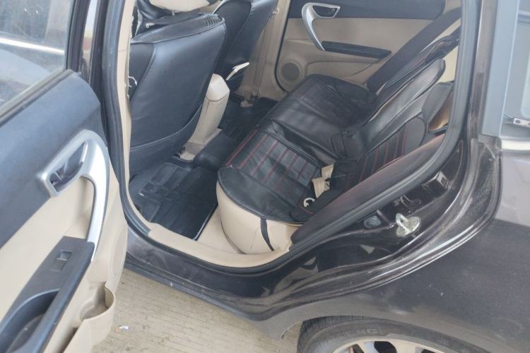 Used Soueast V6 Lingshi 2013 1.5L Manual Standard Edition Left Rear Seat