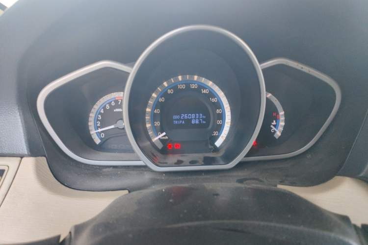 Used Soueast V6 Lingshi 2013 1.5L Manual Standard Edition Odometer Close Up