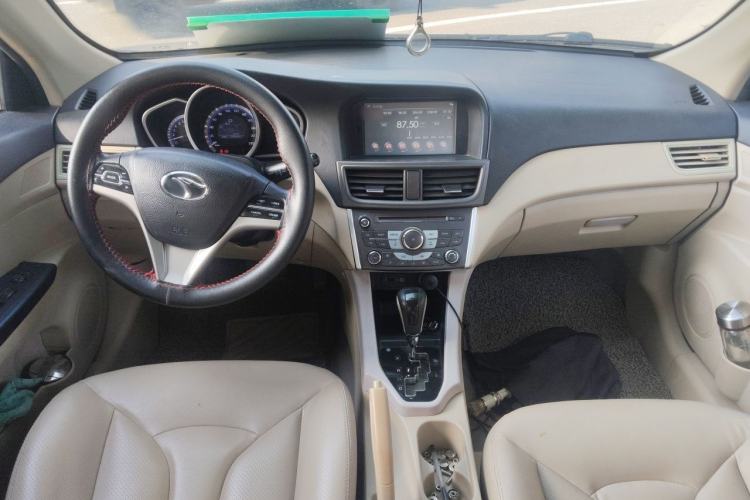 Used Soueast V6 Lingshi 2013 1.5L CVT Luxury Edition Center Console