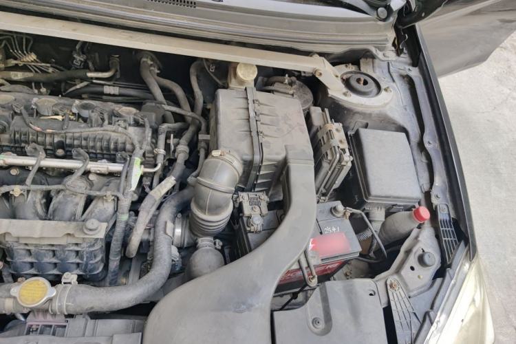 Used Soueast V6 Lingshi 2013 1.5L CVT Luxury Edition Engine Bay Left
