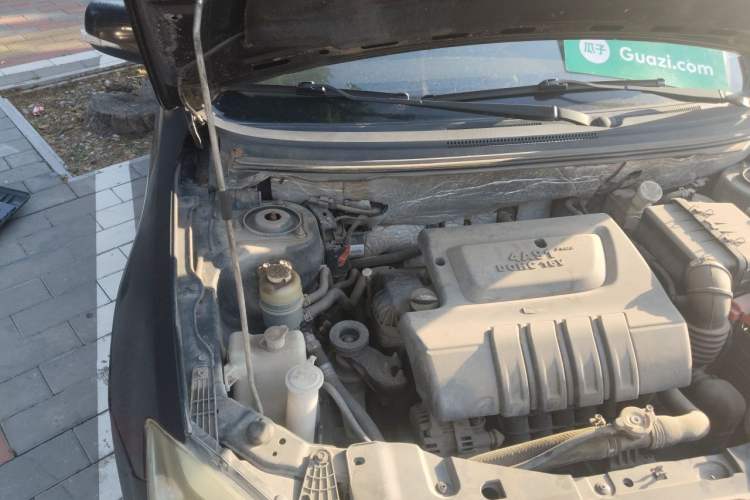 Used Soueast V6 Lingshi 2013 1.5L CVT Luxury Edition Engine Bay Right