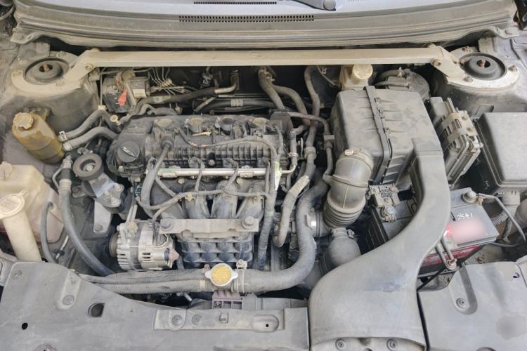 Used Soueast V6 Lingshi 2013 1.5L CVT Luxury Edition Engine Bay