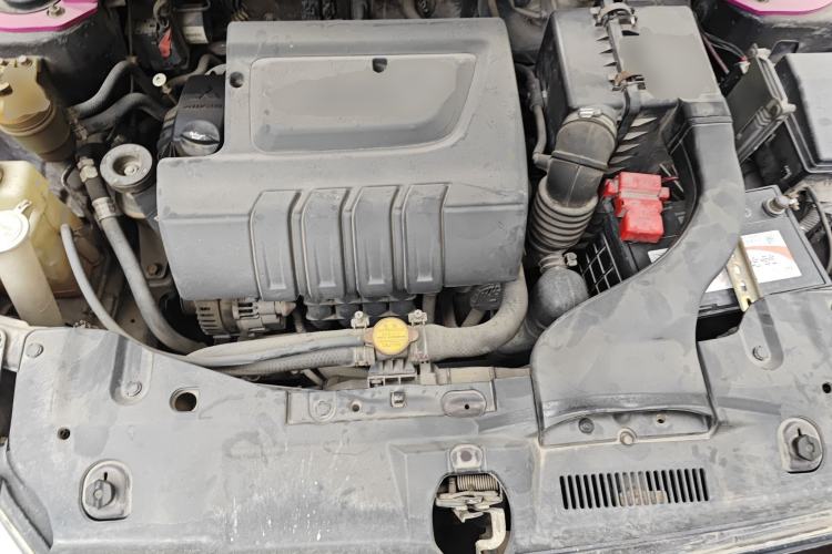 Used Soueast V6 Lingshi 2013 1.5L Manual - Women's Edition Engine Bay
