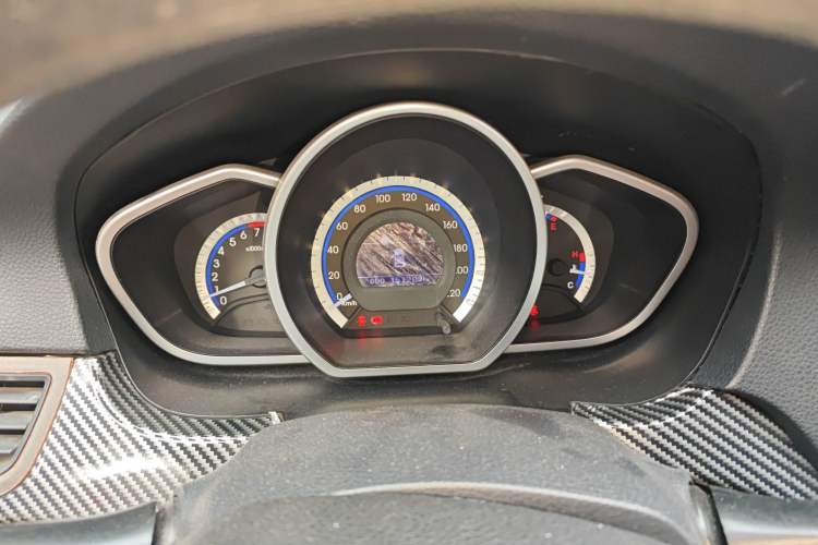 Used Soueast V6 Lingshi 2013 1.5L Manual - Women's Edition Instrument Cluster