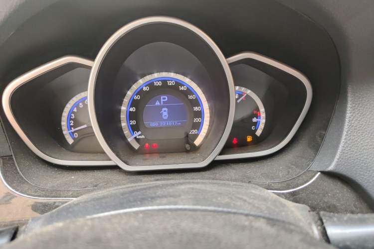 Used Soueast V6 Lingshi 2013 1.5L CVT Luxury Edition Odometer Close Up