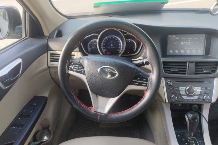 Used Soueast V6 Lingshi 2013 1.5L CVT Luxury Edition Steering Wheel