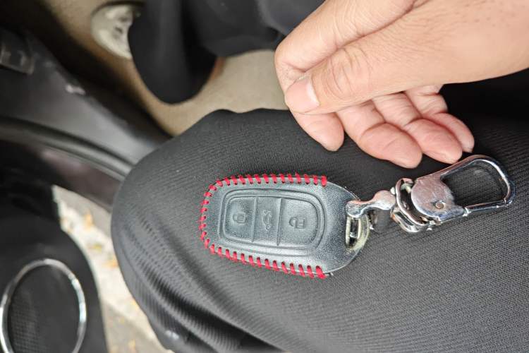 Used Soueast V6 Lingshi 2013 1.5L Manual - Women's Edition Vehicle Key