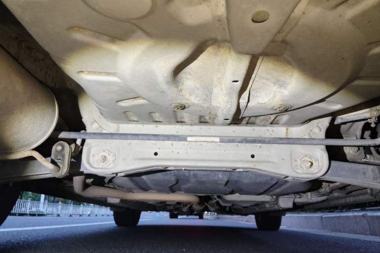 Used Soueast V6 Lingshi 2013 1.5L CVT Luxury Edition Chassis Rear