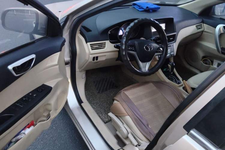 Used Soueast V6 Lingshi 2013 1.5L CVT Luxury Edition Driver Seat