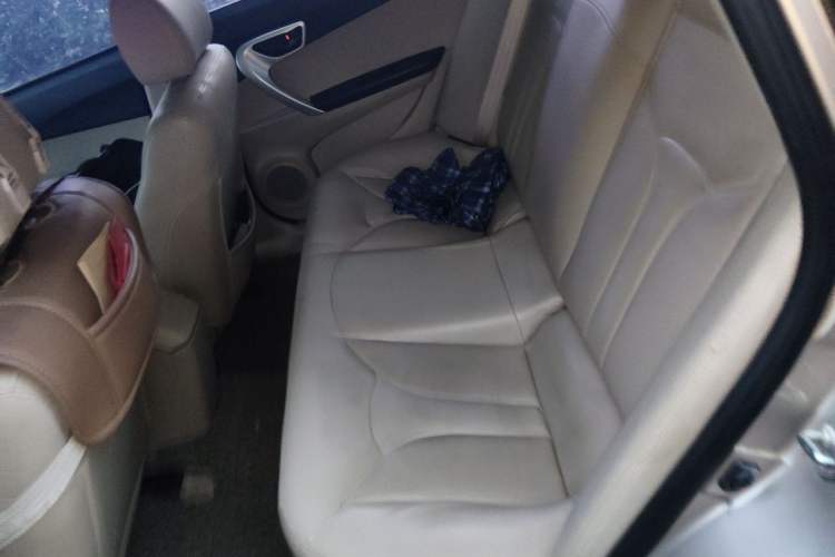 Used Soueast V6 Lingshi 2013 1.5L CVT Luxury Edition Left Rear Seat