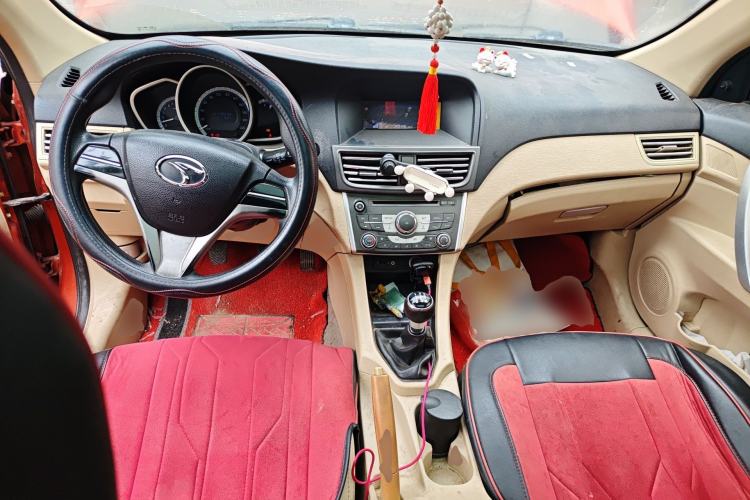 Used Soueast V6 Lingshi 2013 1.5L Manual Comfort Edition Center Console