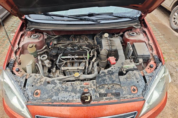 Used Soueast V6 Lingshi 2013 1.5L Manual Comfort Edition Engine Bay
