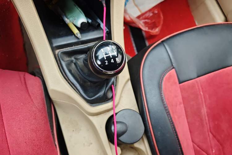 Used Soueast V6 Lingshi 2013 1.5L Manual Comfort Edition Gear Lever