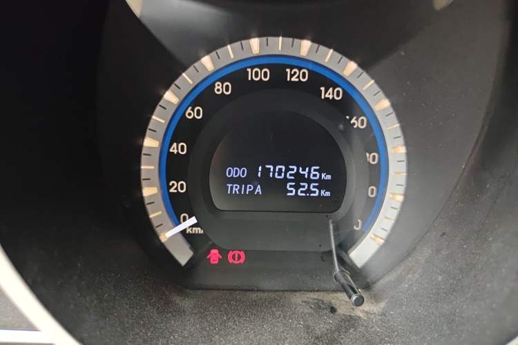 Used Soueast V6 Lingshi 2013 1.5L Manual Comfort Edition Odometer Close Up