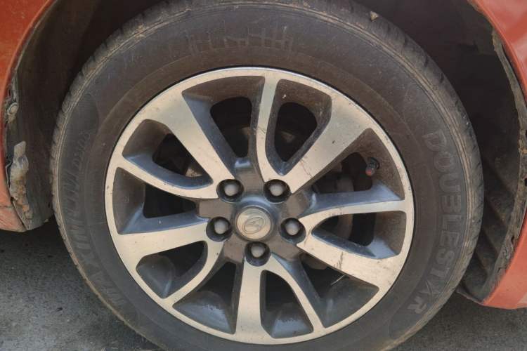 Used Soueast V6 Lingshi 2013 1.5L CVT Luxury Edition Right Front Wheel Hub