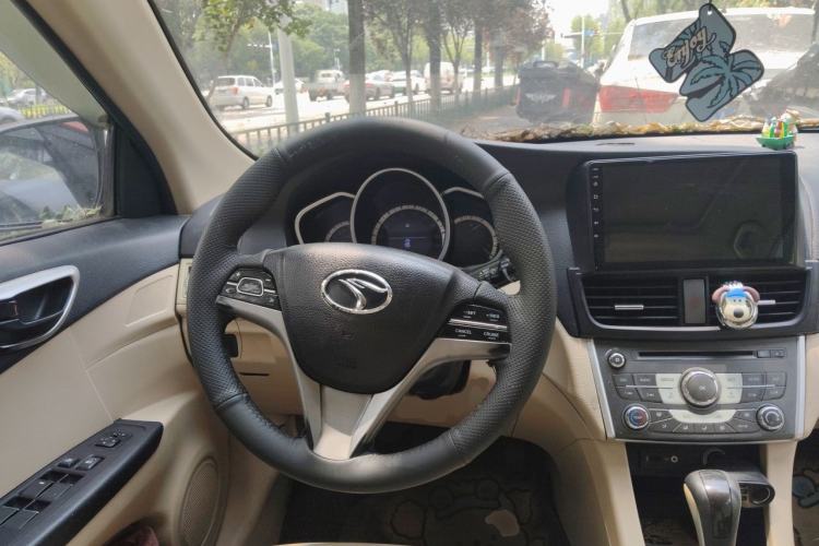 Used Soueast V6 Lingshi 2013 1.5L CVT Luxury Edition Steering Wheel