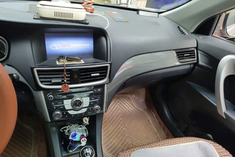 Used Soueast V6 Lingshi 2013 1.5L Manual Comfort Edition Audio And AC Panel