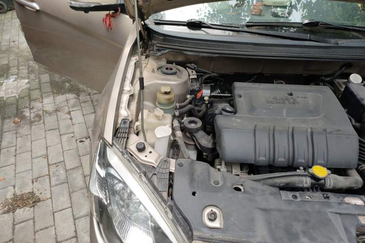 Used Soueast V6 Lingshi 2013 1.5L Manual Comfort Edition Engine Bay Right