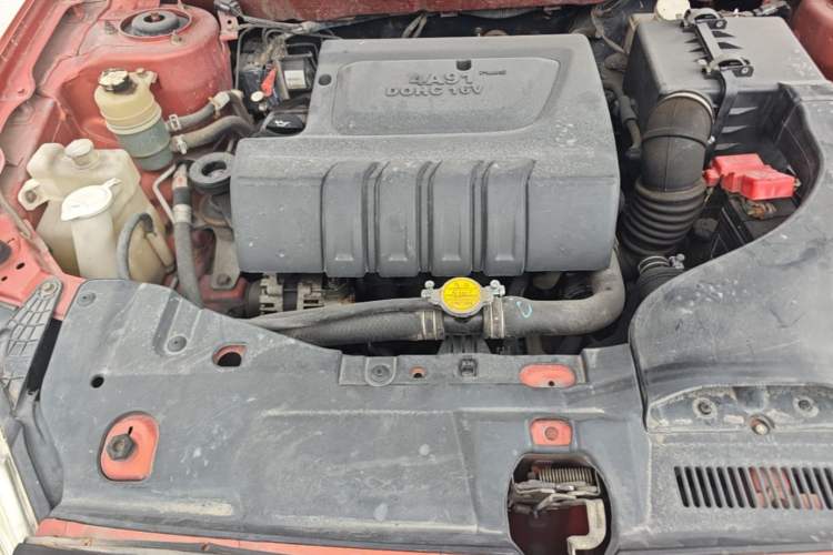 Used Soueast V6 Lingshi 2013 1.5L Manual Luxury Edition Engine Bay Right
