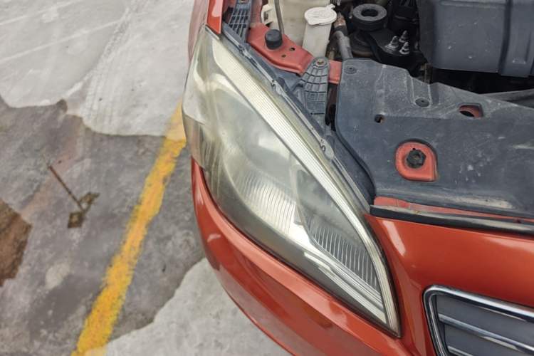 Used Soueast V6 Lingshi 2013 1.5L Manual Luxury Edition Right Front Headlight