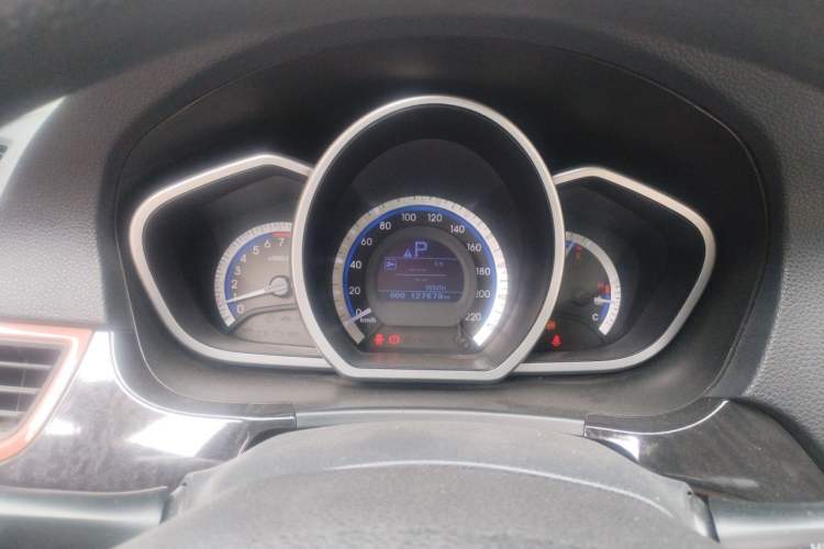 Used Soueast V6 Lingshi 2013 1.5L CVT Luxury Edition for Women Instrument Cluster