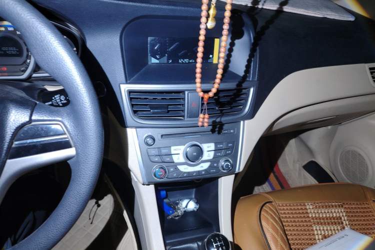 Used Soueast V6 Lingshi 2013 1.5L Manual Comfort Edition Audio And AC Panel
