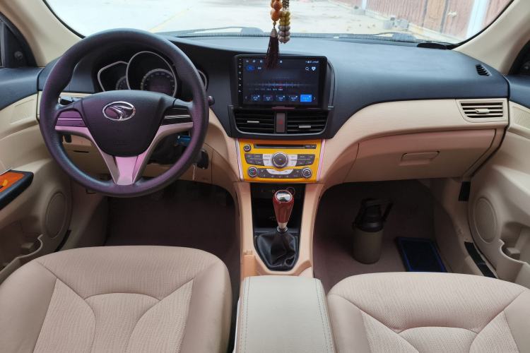 Used Soueast V6 Lingshi 2013 1.5L Manual Comfort Edition Center Console