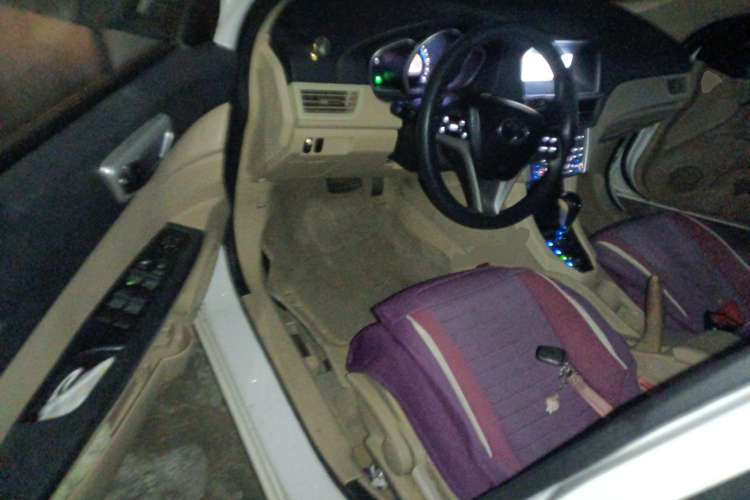 Used Soueast V6 Lingshi 2013 1.5L CVT Luxury Edition Driver Seat