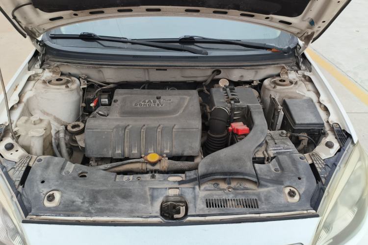 Used Soueast V6 Lingshi 2013 1.5L Manual Comfort Edition Engine Bay