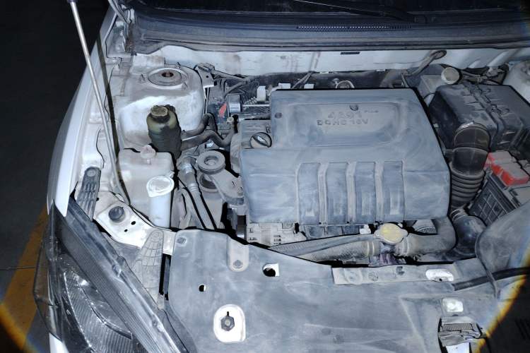Used Soueast V6 Lingshi 2013 1.5L Manual Comfort Edition Engine Bay Right