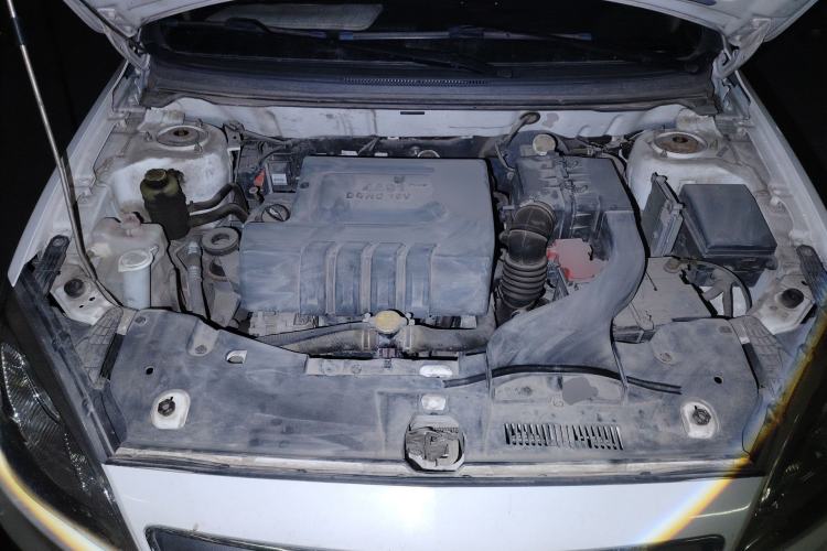 Used Soueast V6 Lingshi 2013 1.5L Manual Comfort Edition Engine Bay