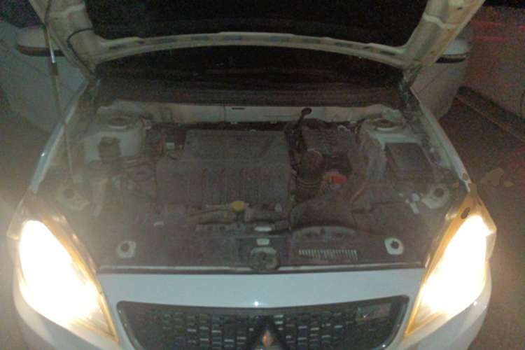 Used Soueast V6 Lingshi 2013 1.5L CVT Luxury Edition Engine Bay