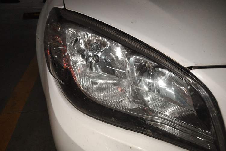 Used Soueast V6 Lingshi 2013 1.5L Manual Comfort Edition Right Front Headlight