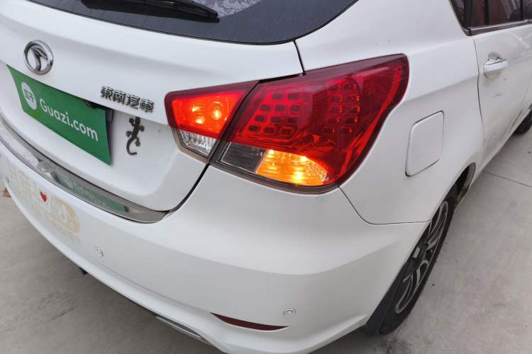 Used Soueast V6 Lingshi 2013 1.5L Manual Comfort Edition Right Rear Taillight