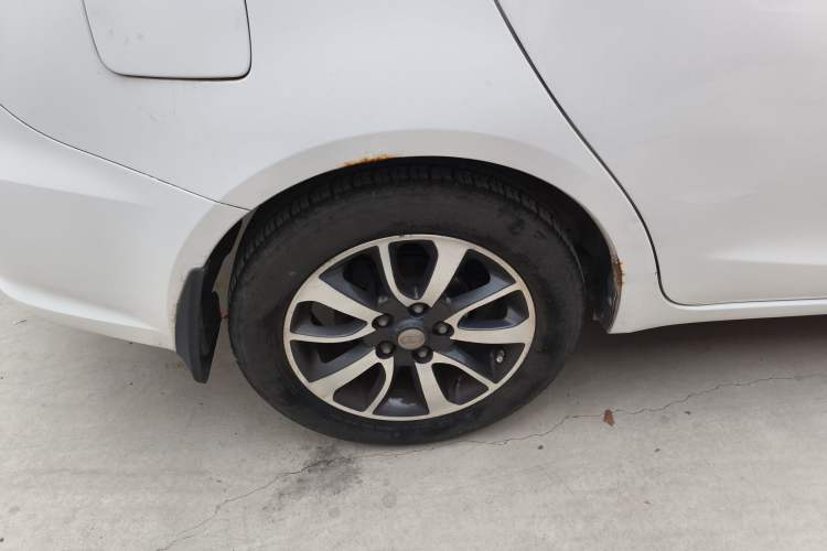 Used Soueast V6 Lingshi 2013 1.5L Manual Comfort Edition Right Rear Wheel Hub